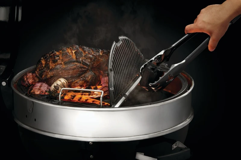 Napoleon PRO22 Holzkohle Kugelgrill Grillfläche | Napoleon PRO22 Holzkohle Kugelgrill Schwarz mit Thermometer